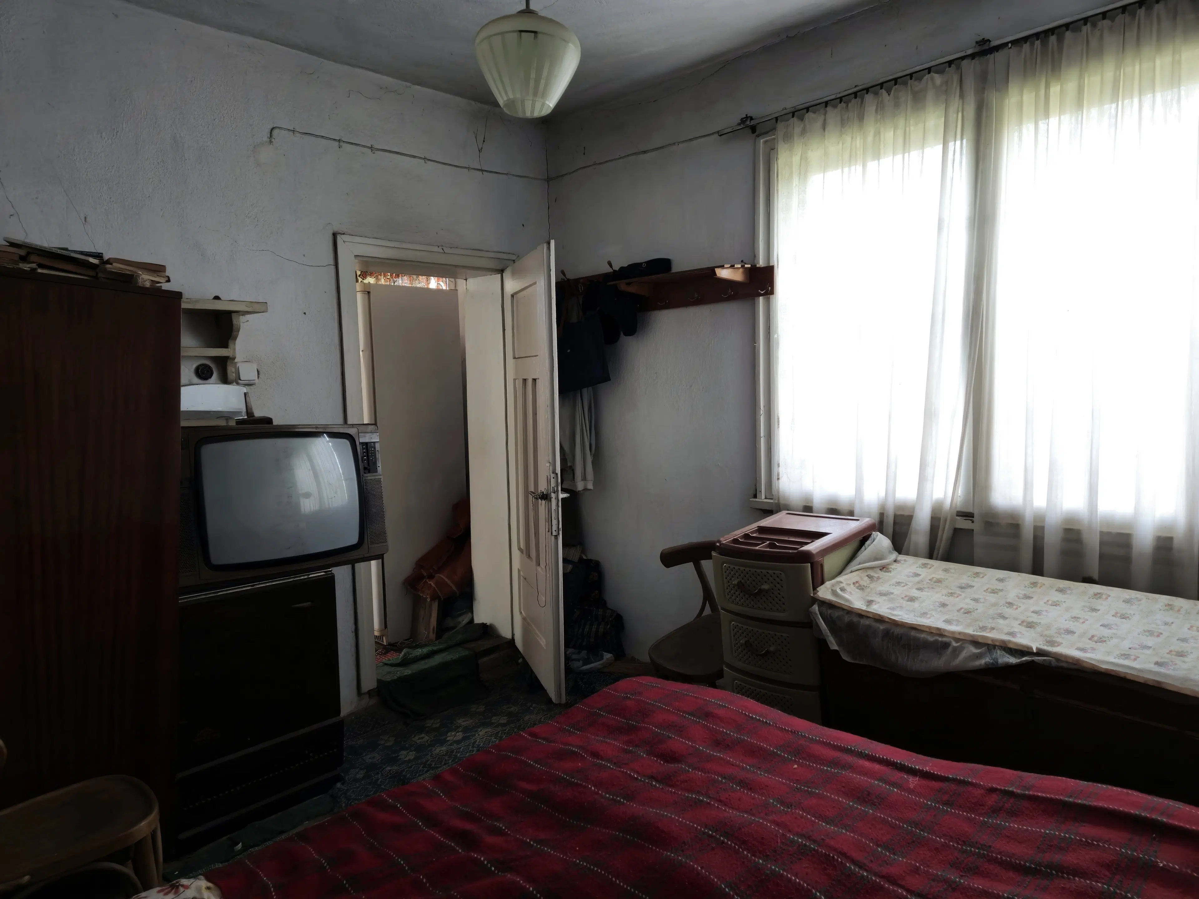 Balkan-stijl klassiek huis, schuur en 2 percelen totaal 1.478 m² in Tsar Petrovo - Bulgarije