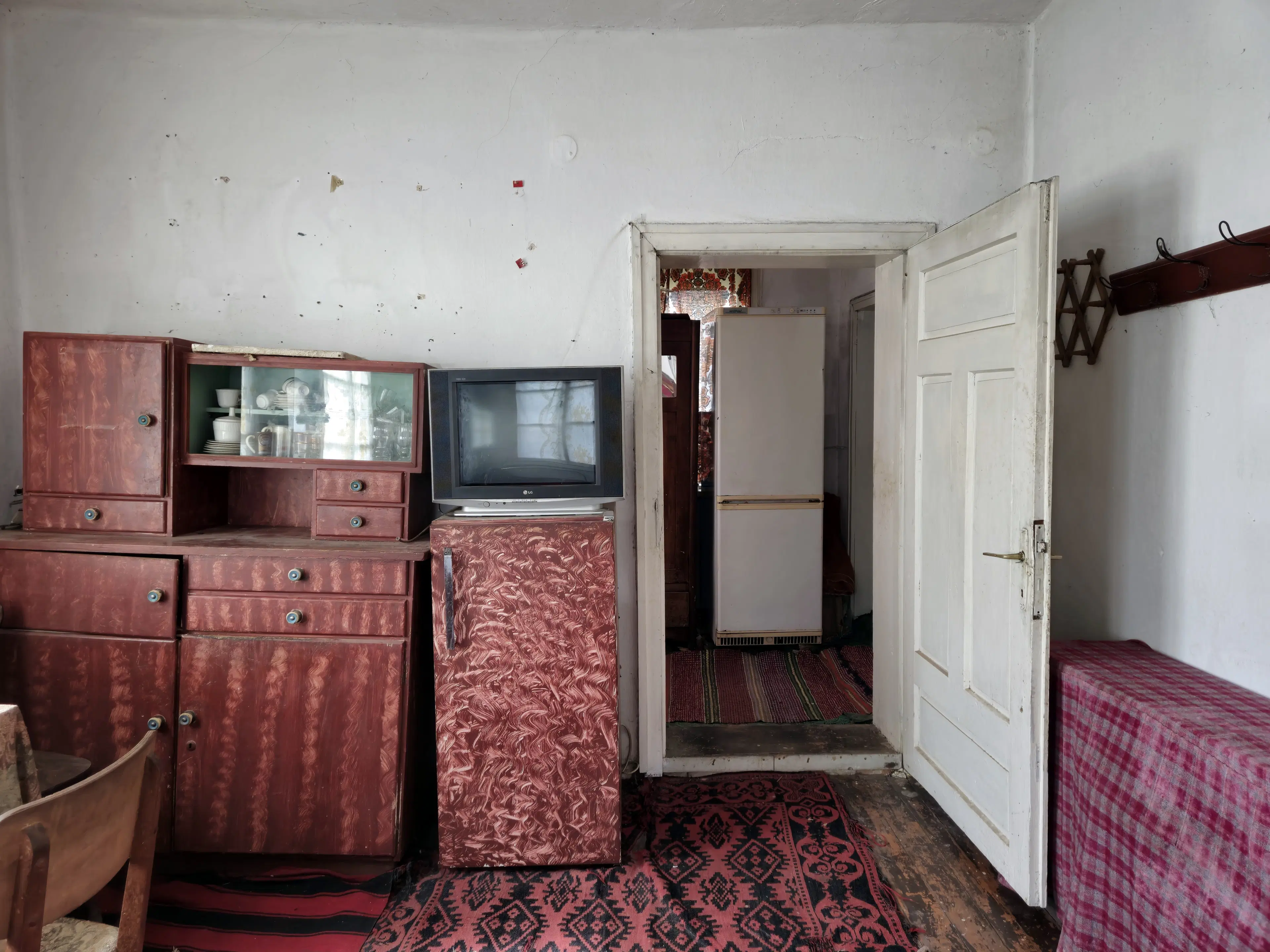 Balkan-stijl klassiek huis, schuur en 2 percelen totaal 1.478 m² in Tsar Petrovo - Bulgarije