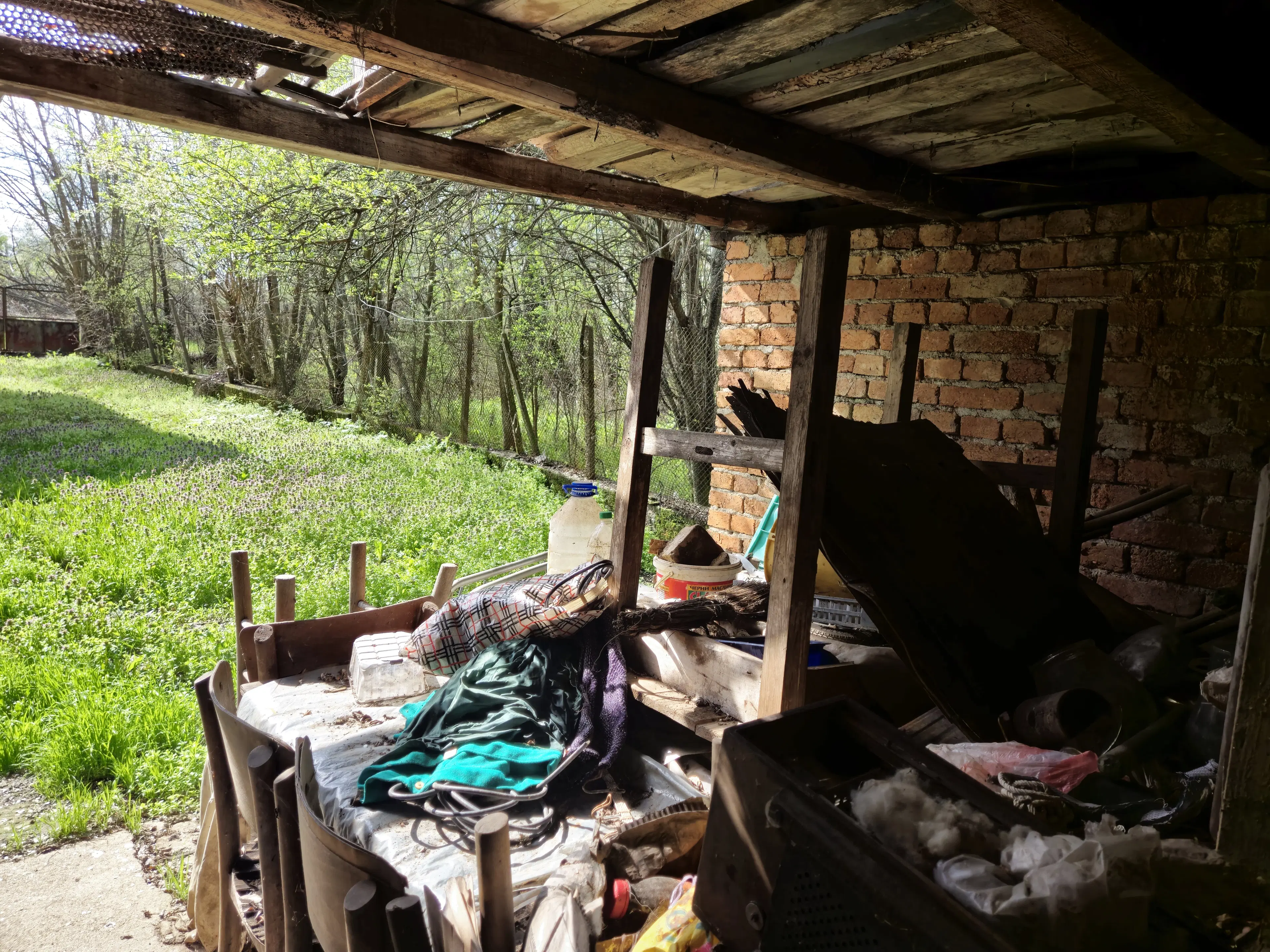 Balkan-stijl klassiek huis, schuur en 2 percelen totaal 1.478 m² in Tsar Petrovo - Bulgarije