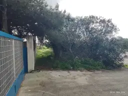 Industrieterrein met loods in het havengebied van Porto Torres (SS), Sardinië - Italië - 2021