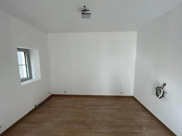 Gerenoveerd herenhuis met 6 slaapkamers/studo's in La Trimouille - Frankrijk