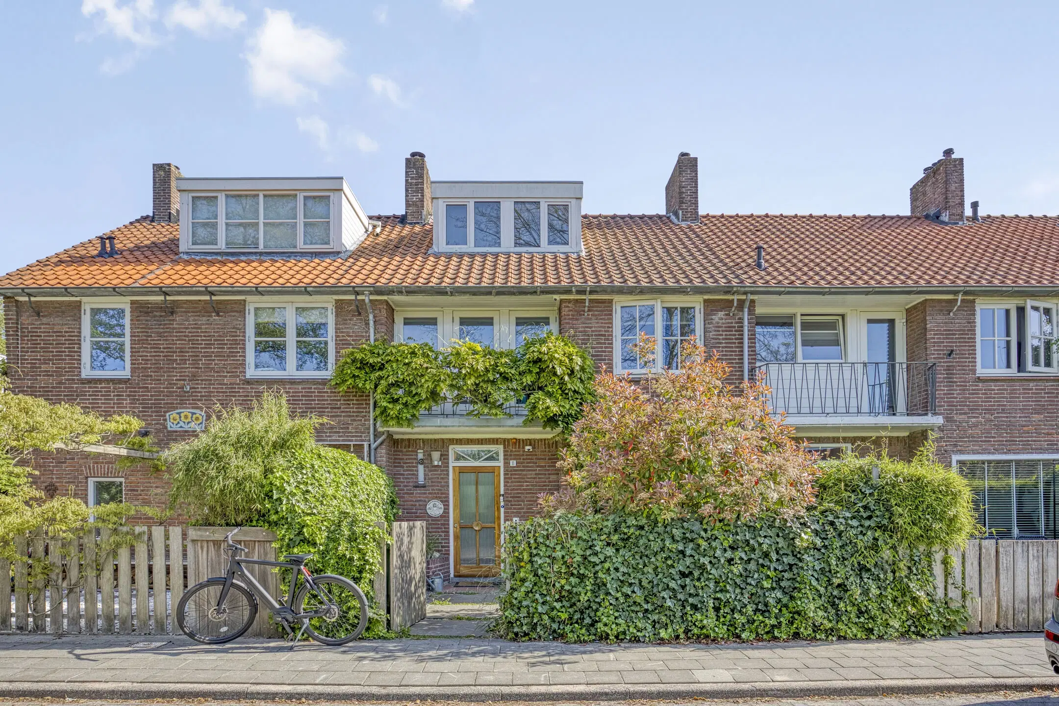 Amstelveen, Mr. F.A. van Hallweg 11