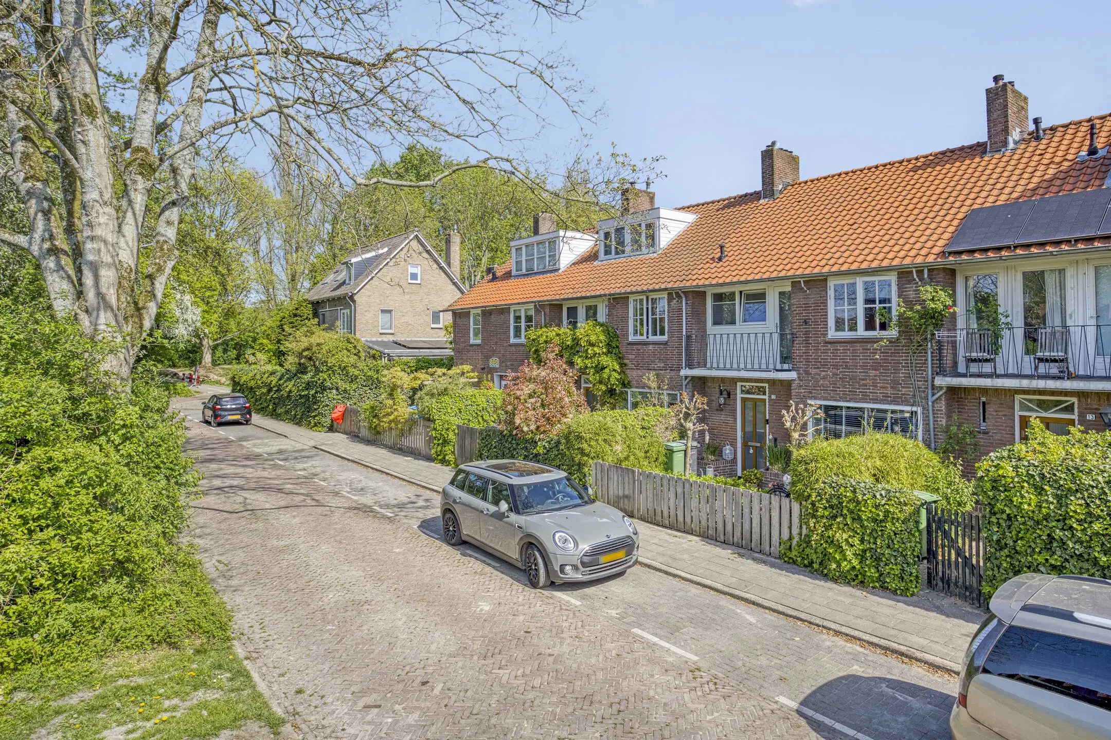 Amstelveen, Mr. F.A. van Hallweg 11