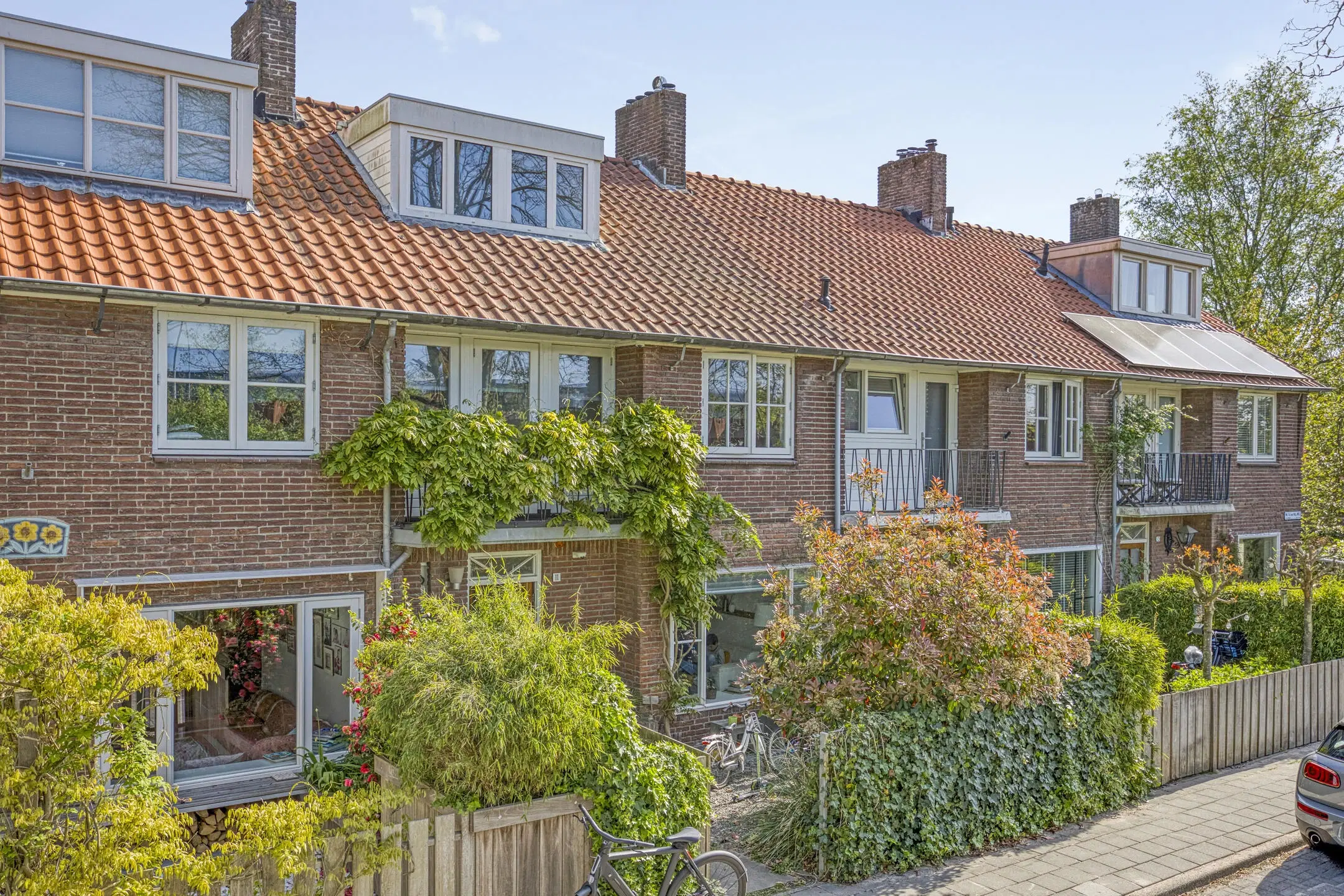 Amstelveen, Mr. F.A. van Hallweg 11