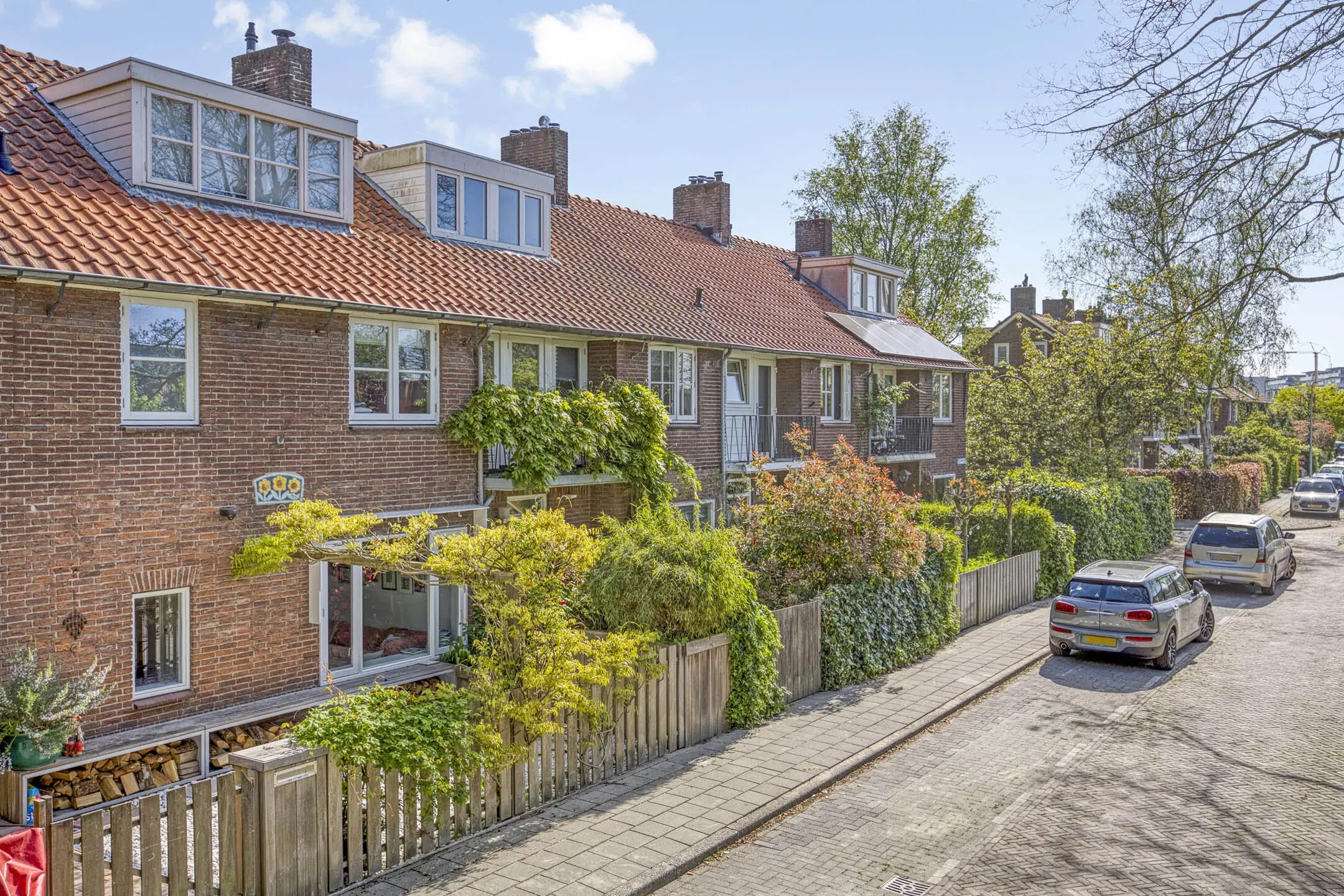 Amstelveen, Mr. F.A. van Hallweg 11