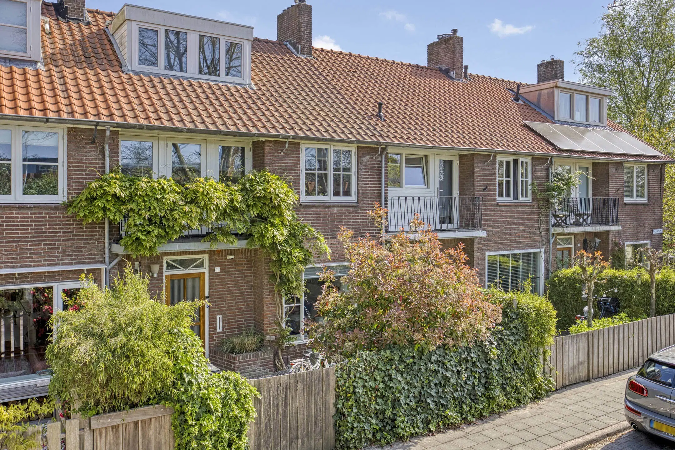 Amstelveen, Mr. F.A. van Hallweg 11