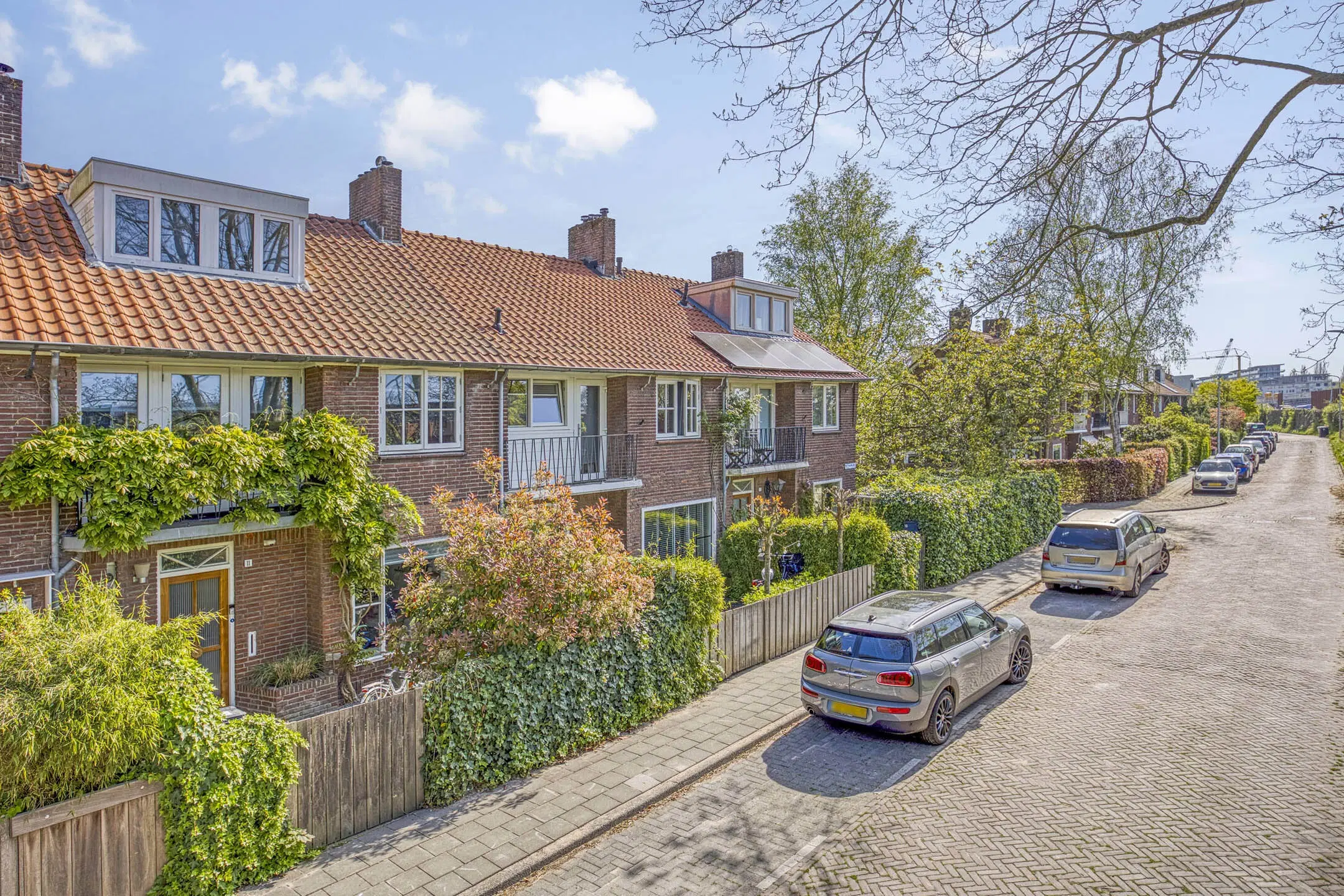Amstelveen, Mr. F.A. van Hallweg 11