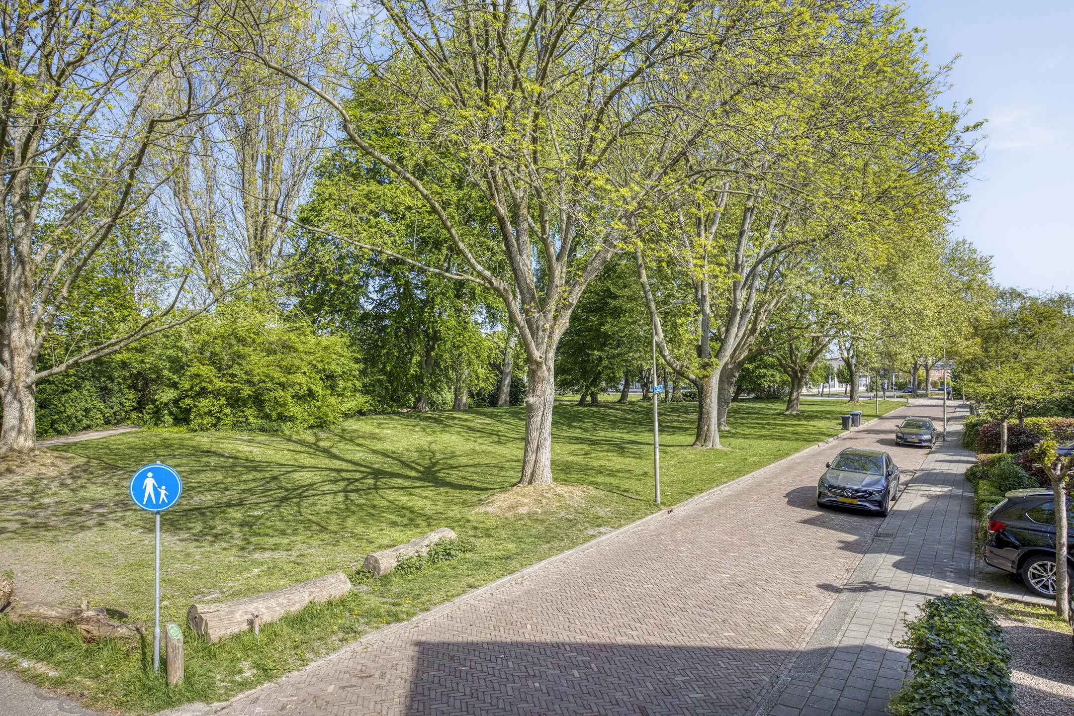 Amstelveen, Mr. F.A. van Hallweg 11