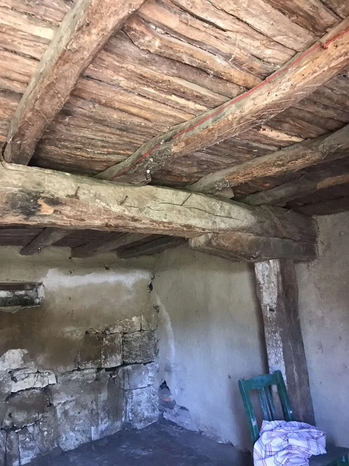 Authentiek 100 jaar oud landelijk huis + 1.006 m² grond in Glavan, Silistra - Bulgarije