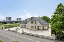 Almere, Vergulde Draakstraat 5