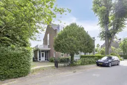 Leidschendam, Park Leeuwenberghlaan 15