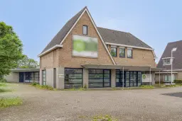 Oostvoorne, Stationsweg 45