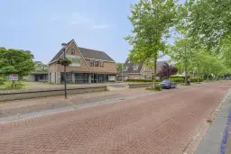 Oostvoorne, Stationsweg 45