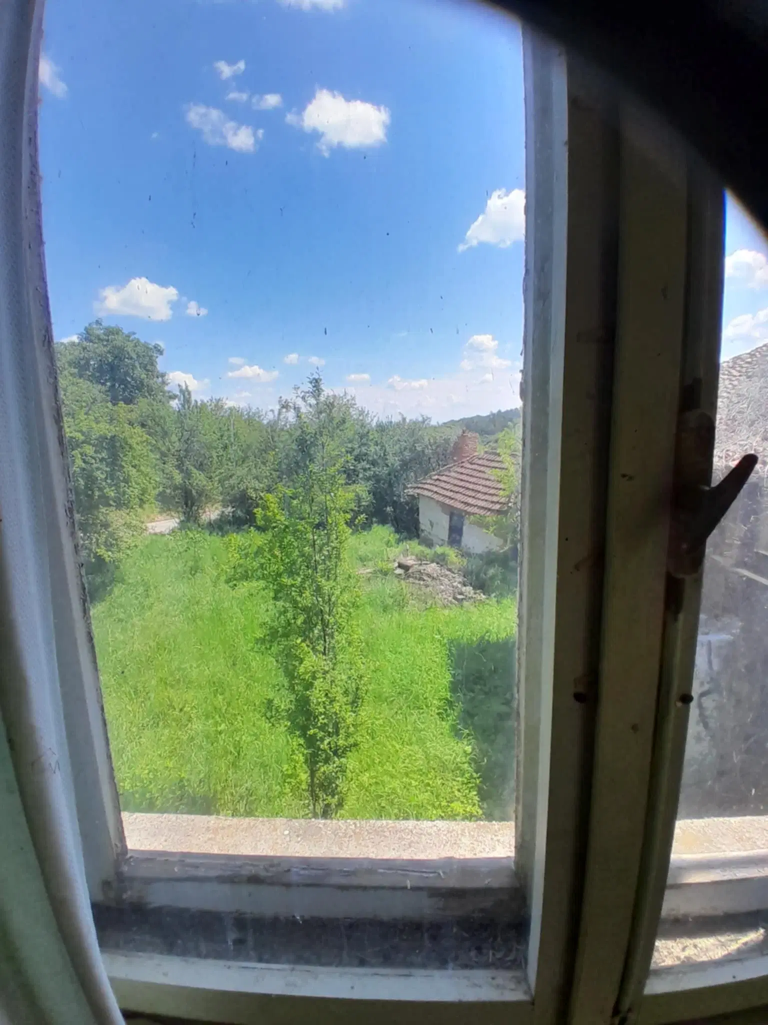 Woning aan de rivier met bijgebouw en 1.100 m² grond in Podgore, Vidin - Bulgarije