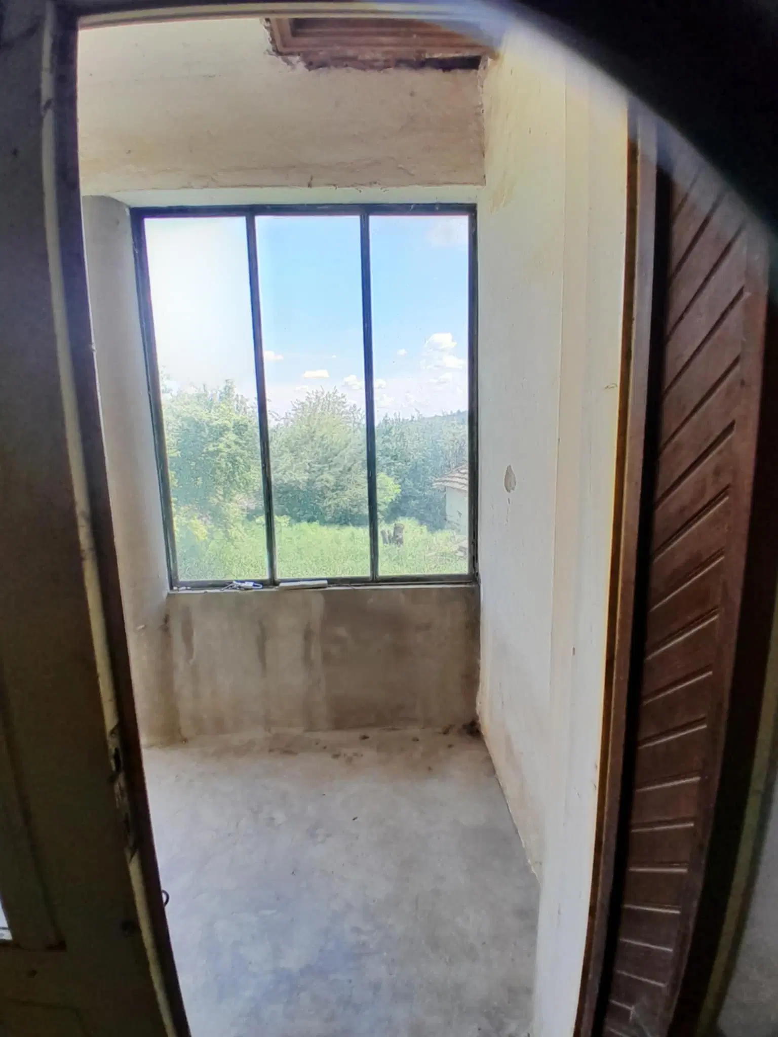 Woning aan de rivier met bijgebouw en 1.100 m² grond in Podgore, Vidin - Bulgarije
