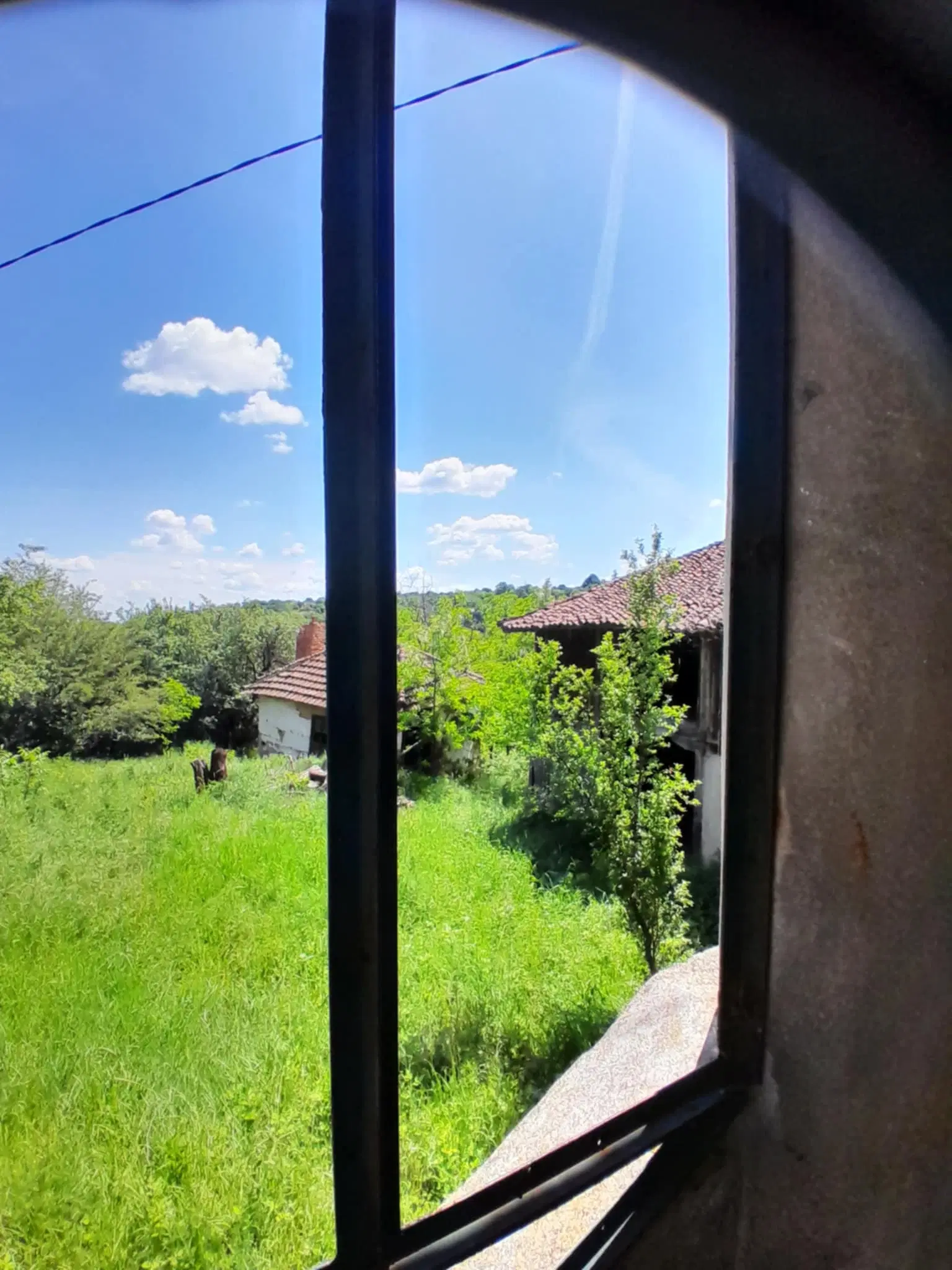 Woning aan de rivier met bijgebouw en 1.100 m² grond in Podgore, Vidin - Bulgarije