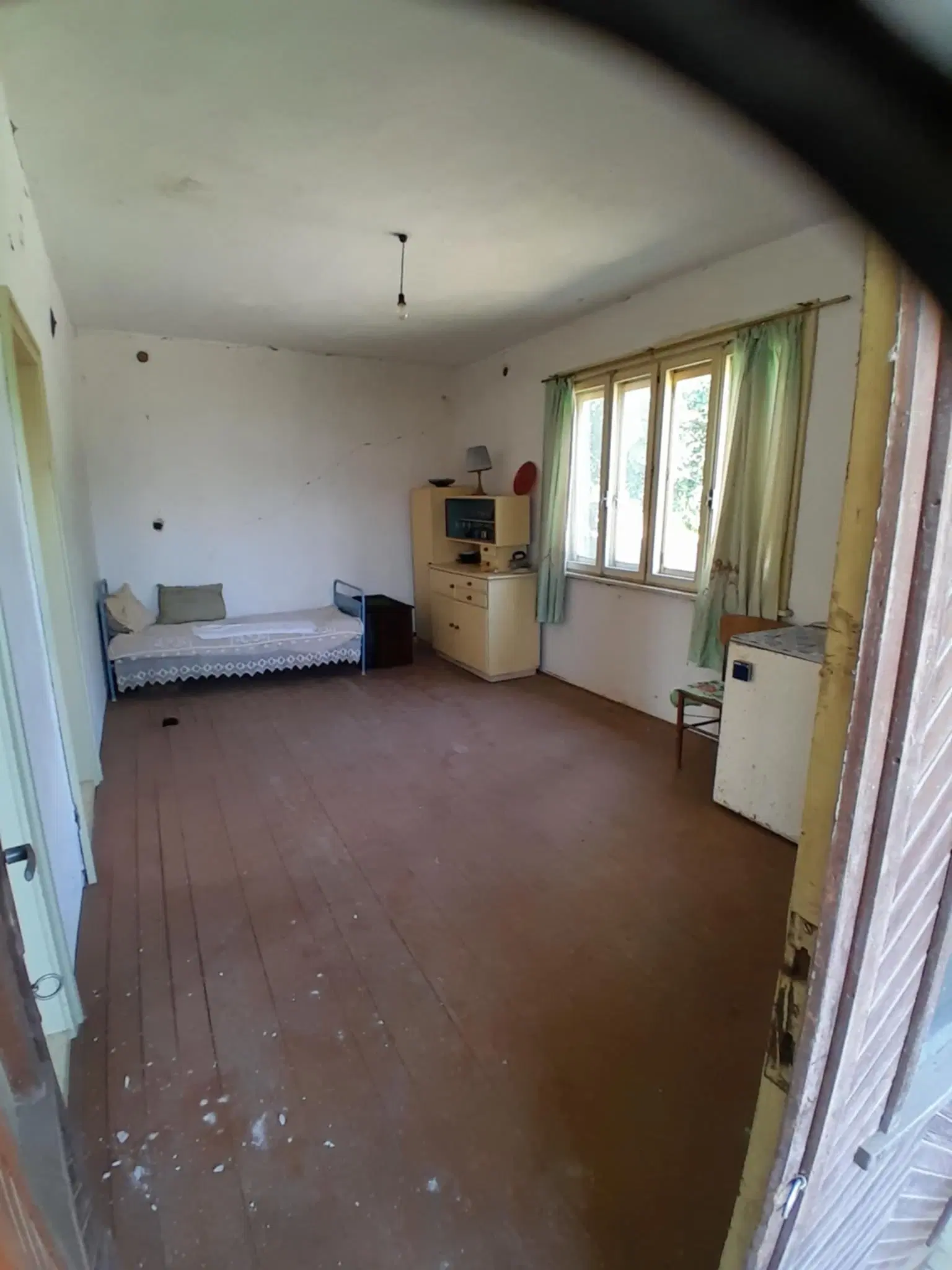 Woning aan de rivier met bijgebouw en 1.100 m² grond in Podgore, Vidin - Bulgarije