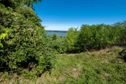 2 verdiepingen tellend huis met uitzicht op de Donau, bijgebouwen + 967 m² grond in Ostrov - Bulgarije