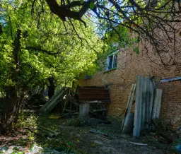 2 verdiepingen tellend huis met uitzicht op de Donau, bijgebouwen + 967 m² grond in Ostrov - Bulgarije