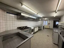 Groot pand met horecavoorzieningen en feestzaal in levendige grensregio Saksen - Bertsdorf-Hörnitz - Duitsland