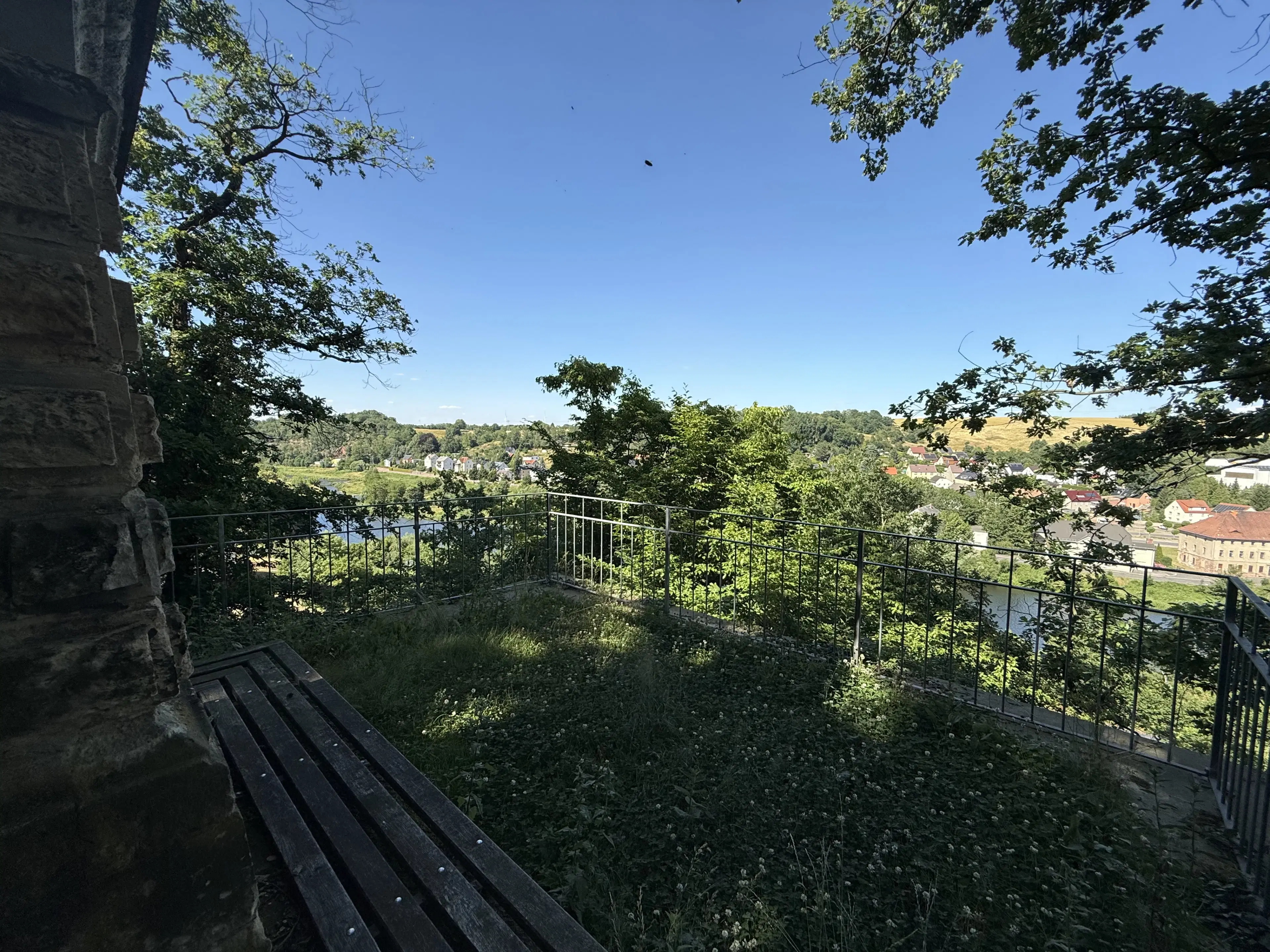 Bijzonder perceel 2.090 m² nabij rivier de Freibergr Mulde - Leisnig - Duitsland