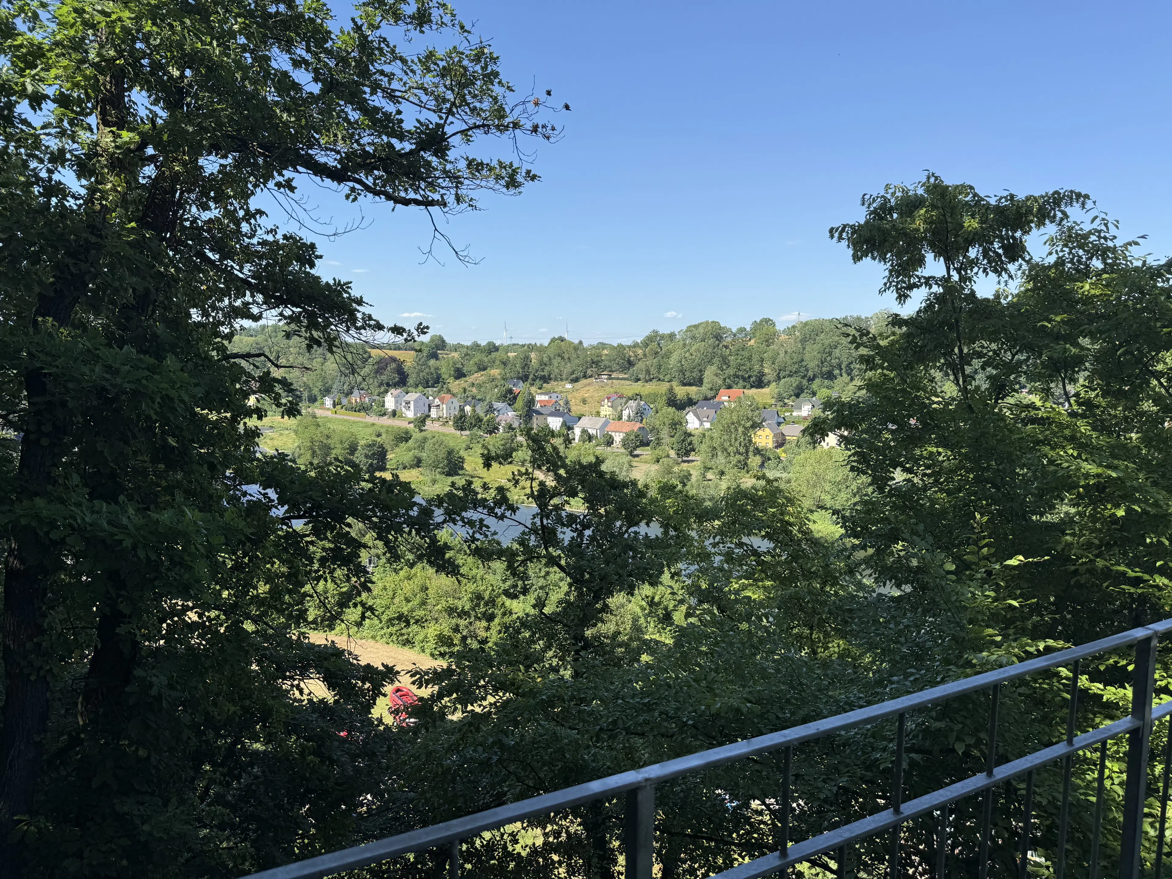 Bijzonder perceel 2.090 m² nabij rivier de Freibergr Mulde - Leisnig - Duitsland