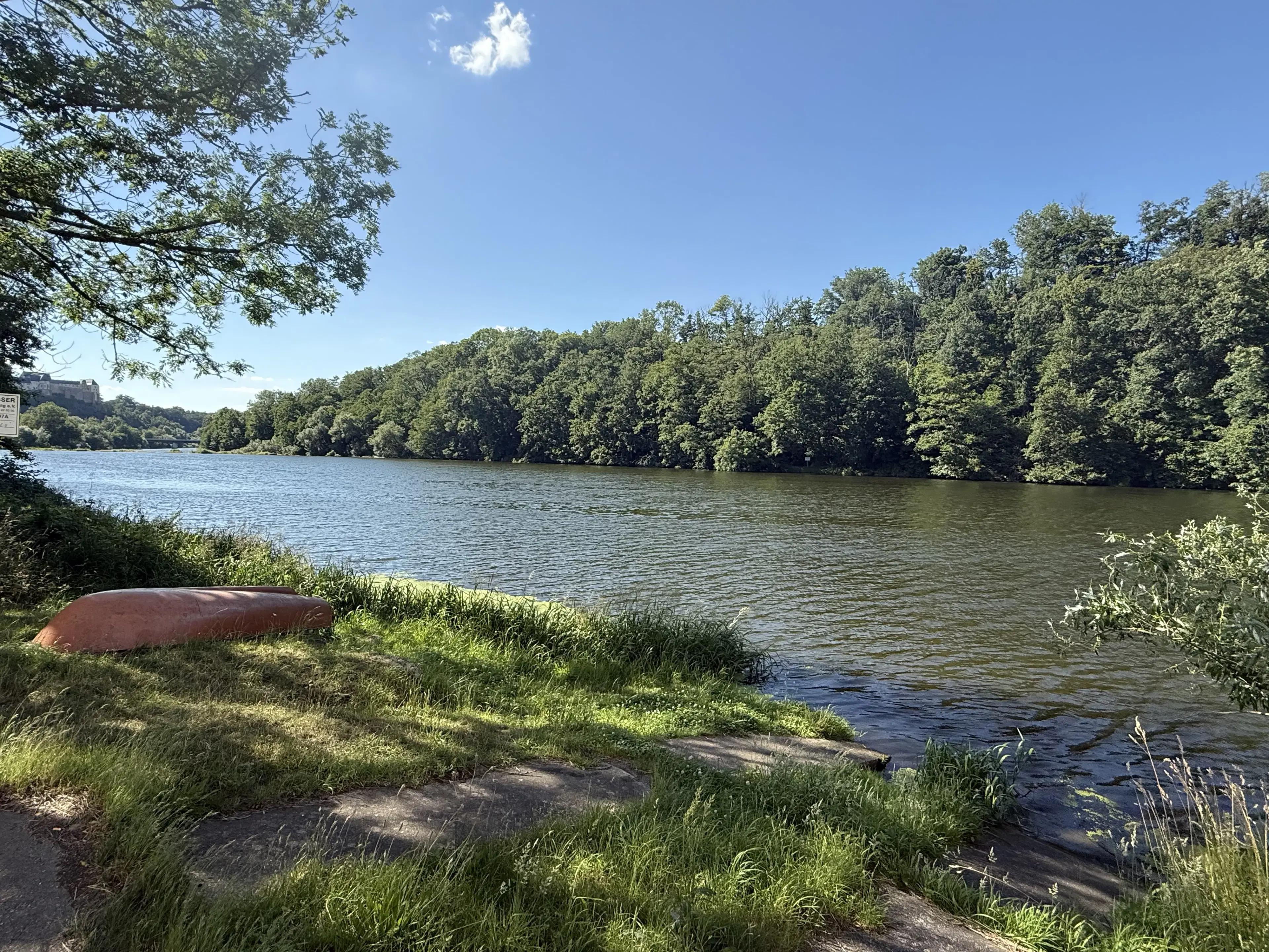 Bijzonder perceel 2.090 m² nabij rivier de Freibergr Mulde - Leisnig - Duitsland