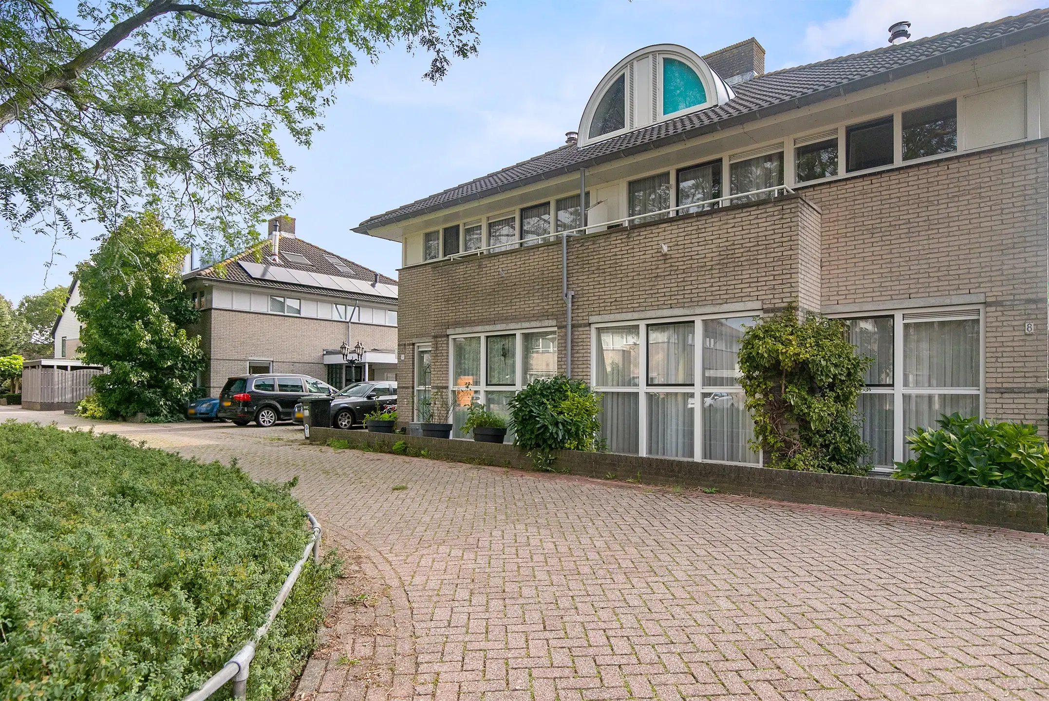 Velserbroek, Kleine Zonnedauw 9