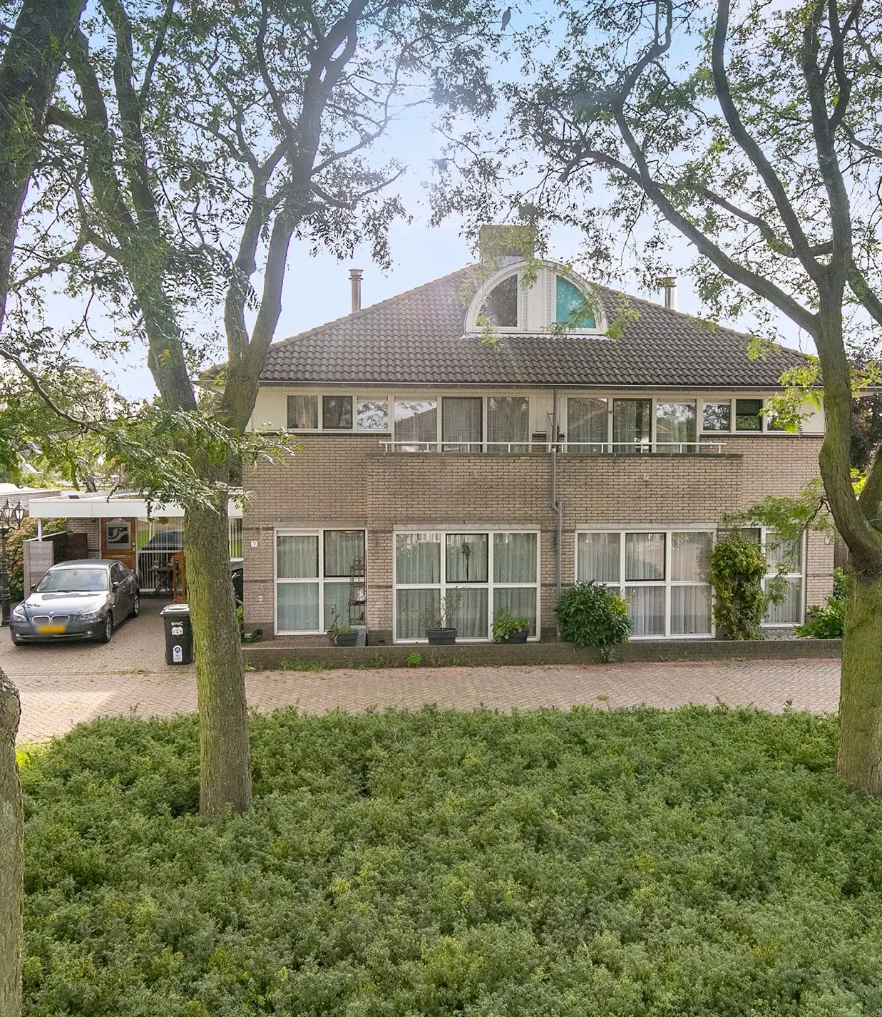 Velserbroek, Kleine Zonnedauw 9