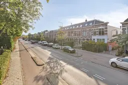 Hillegom, Weeresteinstraat 77 / Kortenbachstraat 1