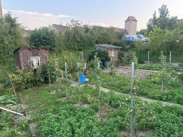 110 m² eigendomsperceel met opstal in Röttingen, Bayern - Duitsland
