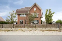 Poeldijk, Vredebestlaan 64