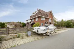 Poeldijk, Vredebestlaan 64