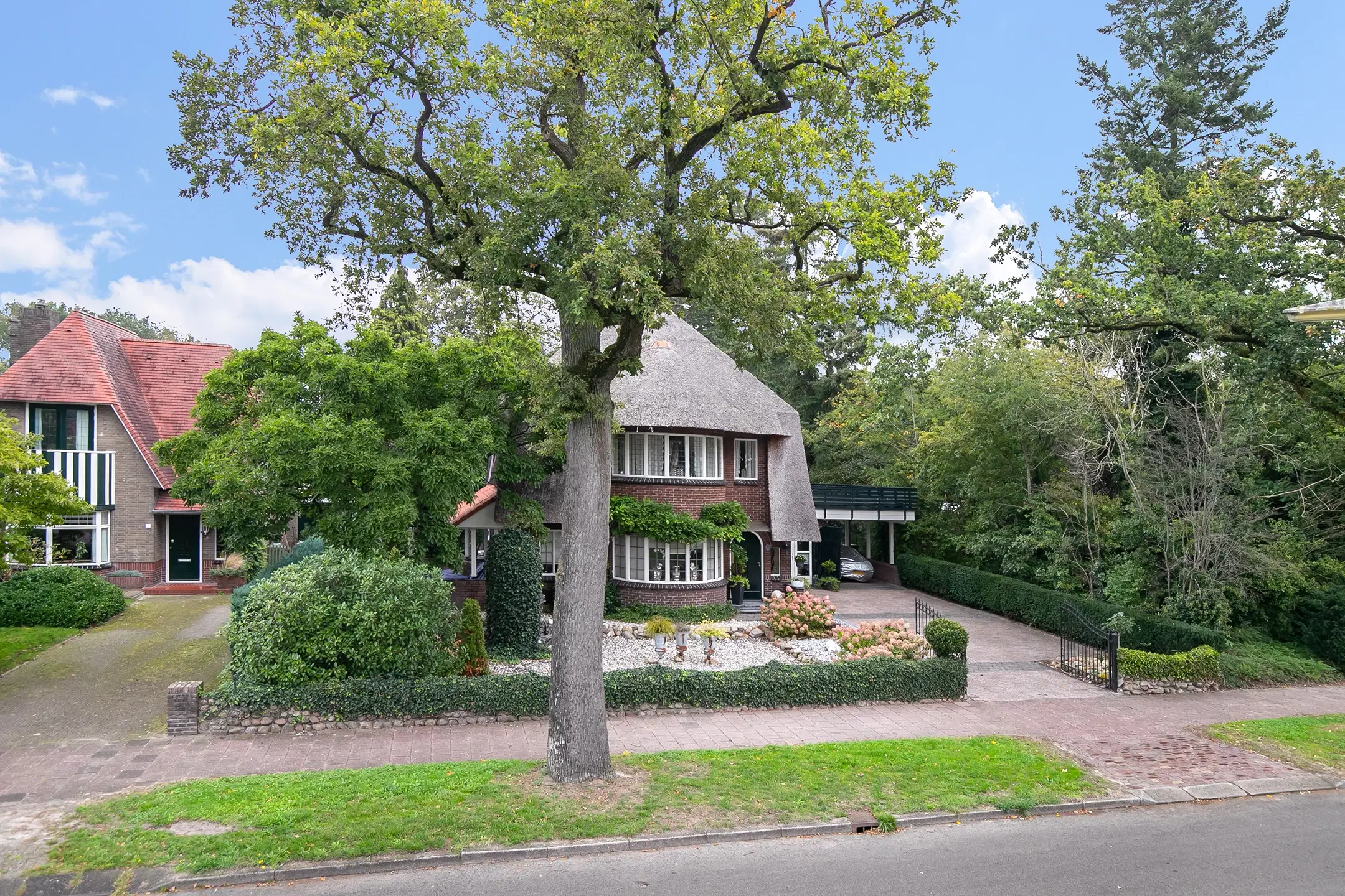 Emmen, Angelsloërdijk 11 (de onverdeelde helft)