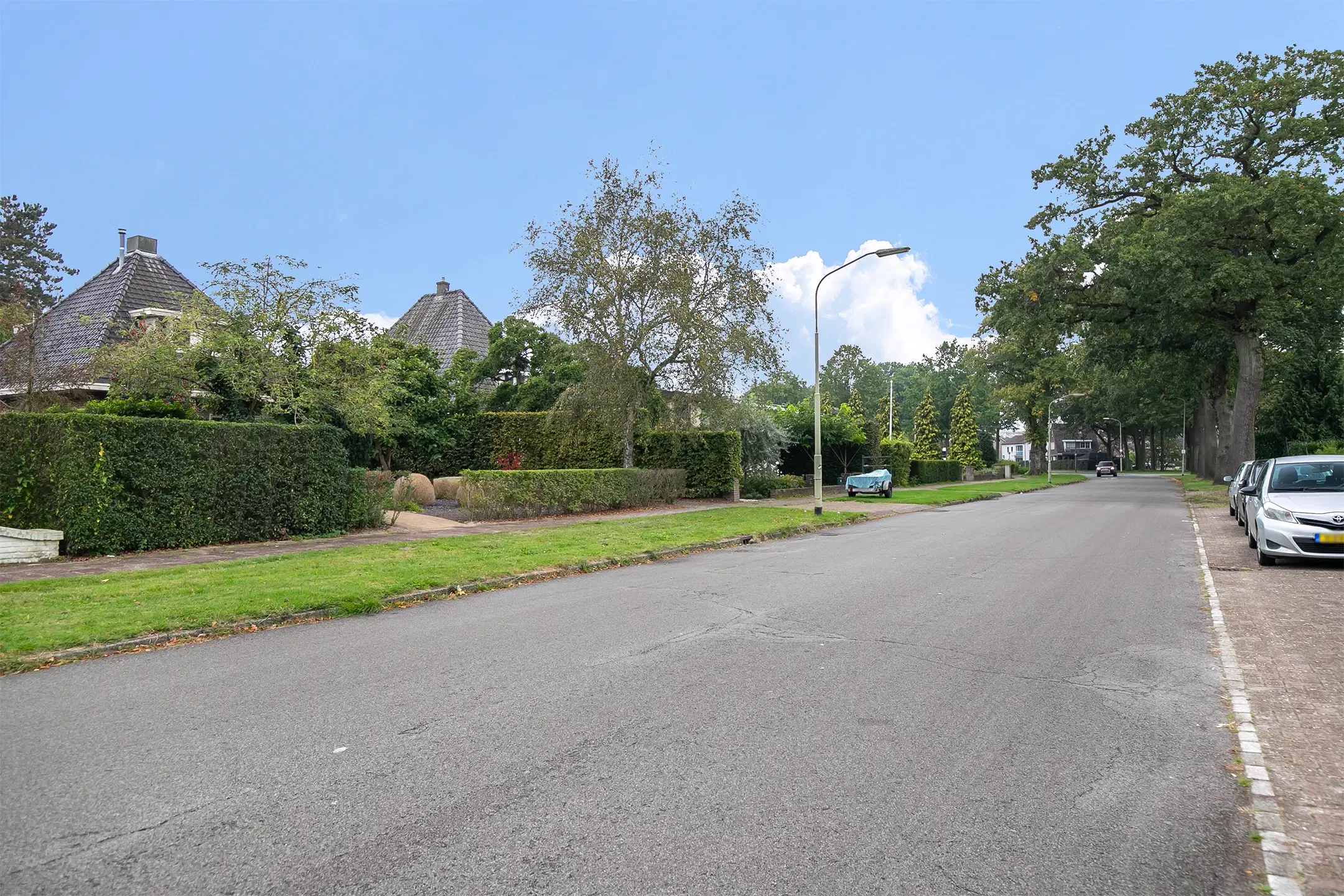 Emmen, Angelsloërdijk 11 (de onverdeelde helft)
