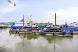 Stalen werkschip 'Q Adventurer' (voorheen 'DCS Adventurer')