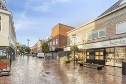 Hillegom, Hoofdstraat 48, 48A en 48B