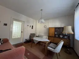 Vrijstaand gebouw in het heuvelachtige Schleusegrund, Duitsland