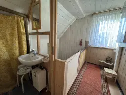 Vrijstaand gebouw in het heuvelachtige Schleusegrund, Duitsland