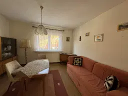 Vrijstaand gebouw in het heuvelachtige Schleusegrund, Duitsland