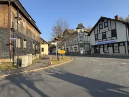 Vrijstaand gebouw in het heuvelachtige Schleusegrund, Duitsland