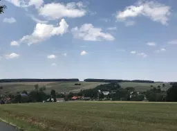 Idyllisch 4-zijdig landgoed op perceel van 3.451 m² in Heinsdorfergrund - Duitsland