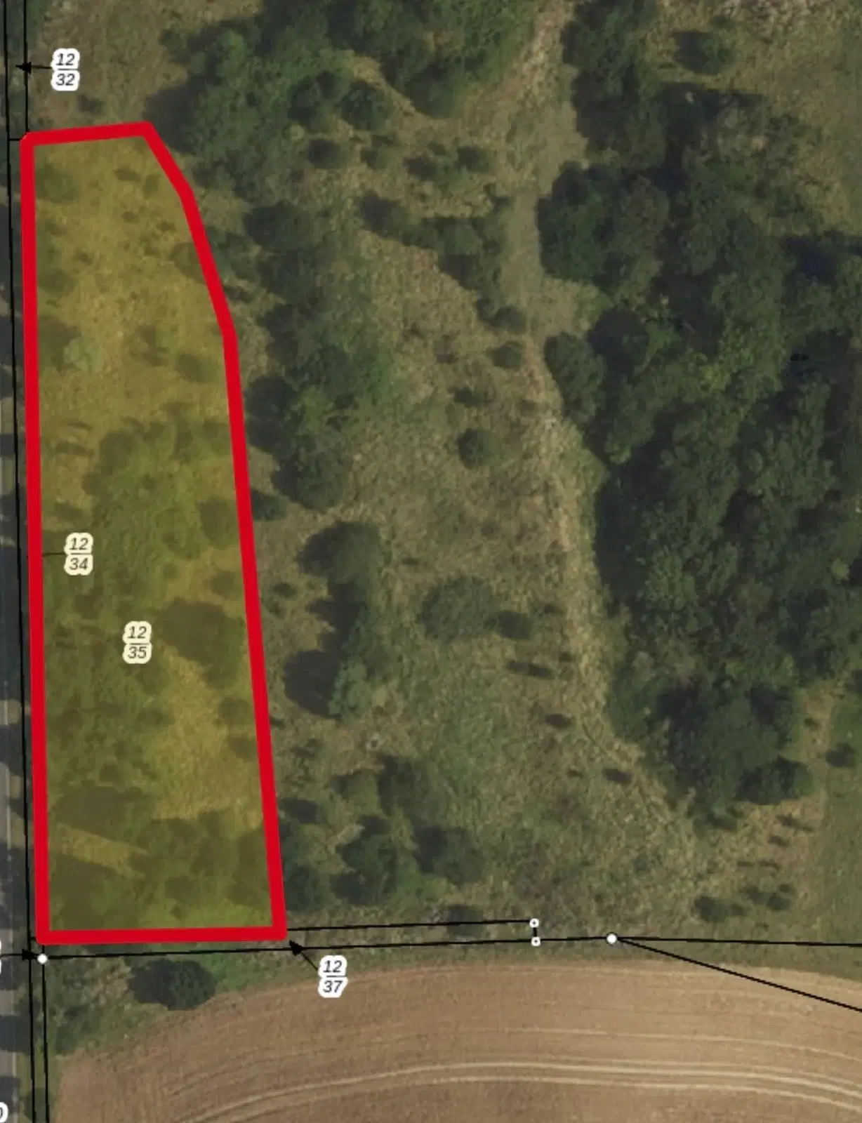 Eigendomsperceel van ca. 3.740 m² -off grid- Niederndodeleben, Maagdenburg - Duitsland