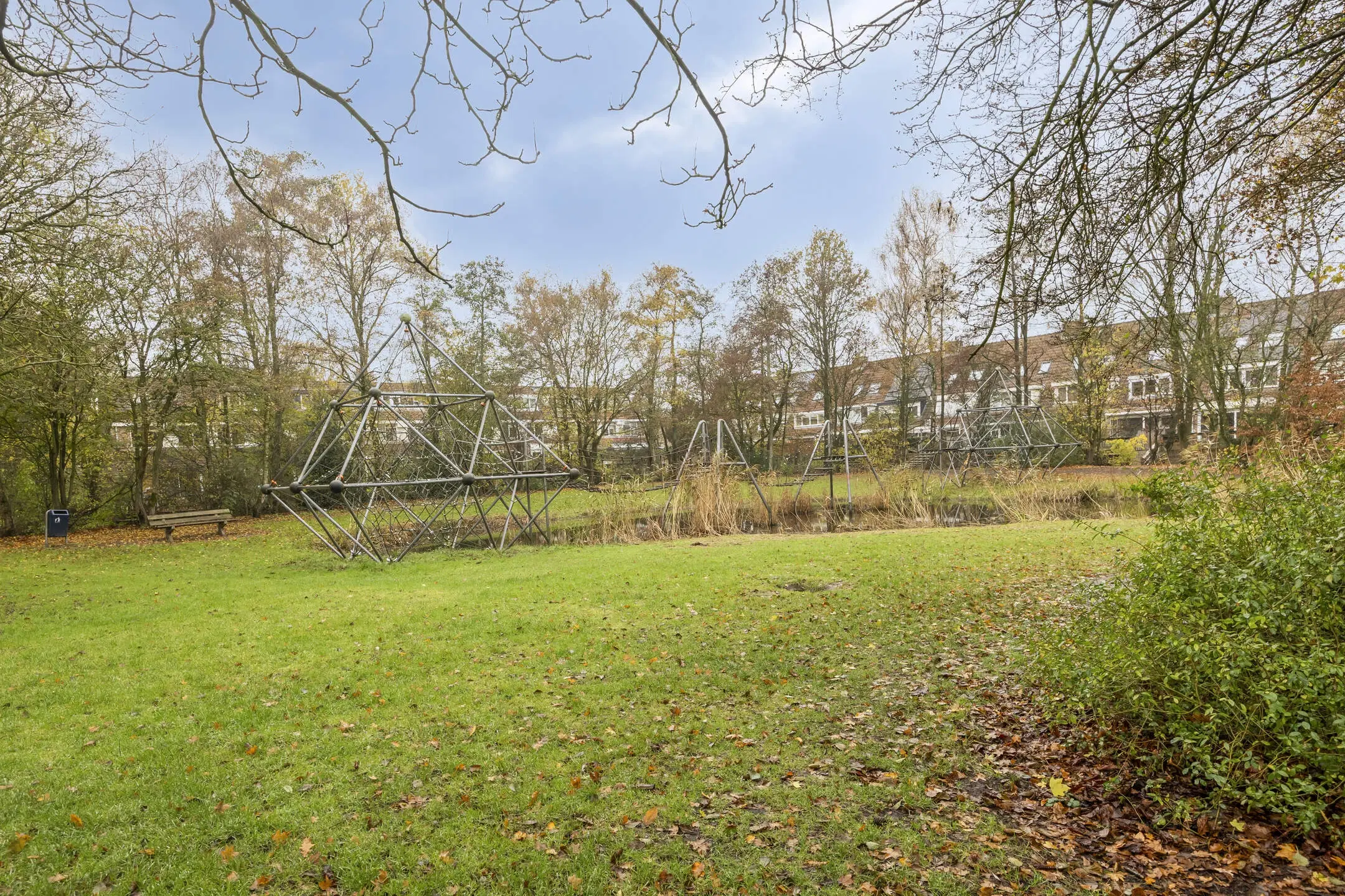 Amstelveen, Troubadour 150