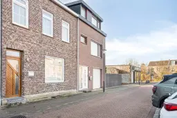 Simpelveld, Dr. Poelsplein 18