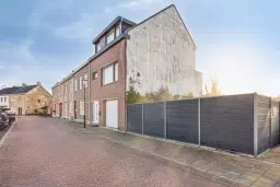 Simpelveld, Dr. Poelsplein 18