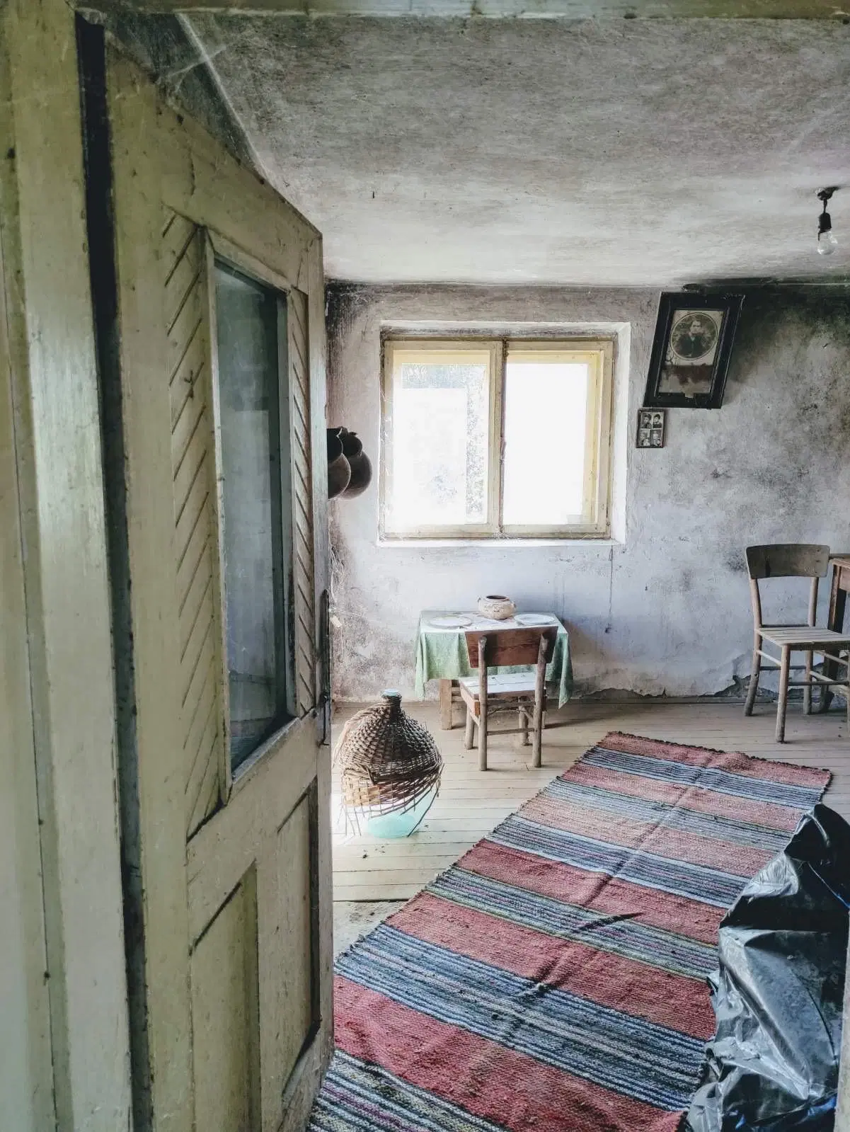 Eigendom 2 huizen aan de rivier, bijgebouw en 1.100 m² grond in Podgore, Vidin - Bulgarije