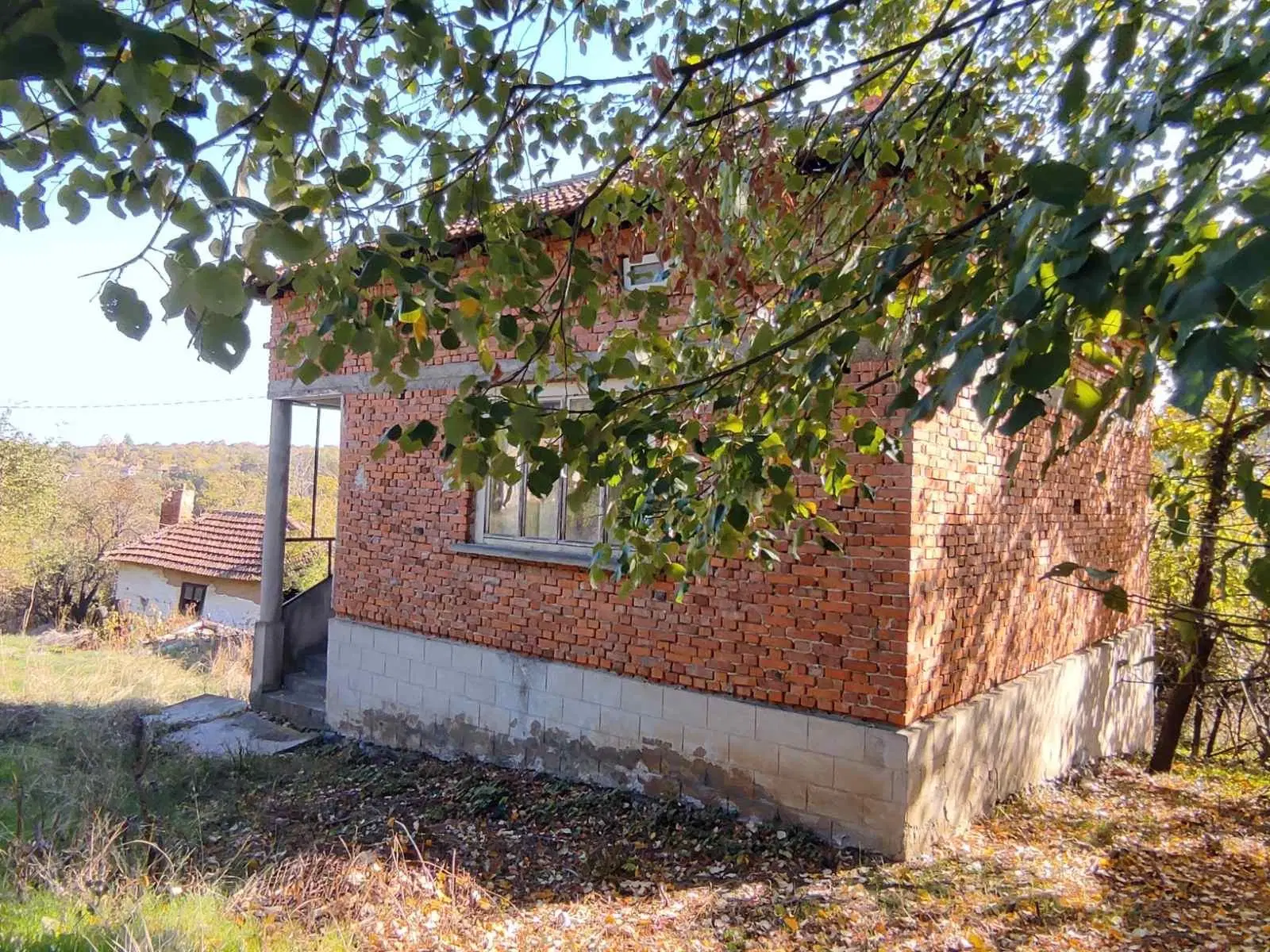 Eigendom 2 huizen aan de rivier, bijgebouw en 1.100 m² grond in Podgore, Vidin - Bulgarije