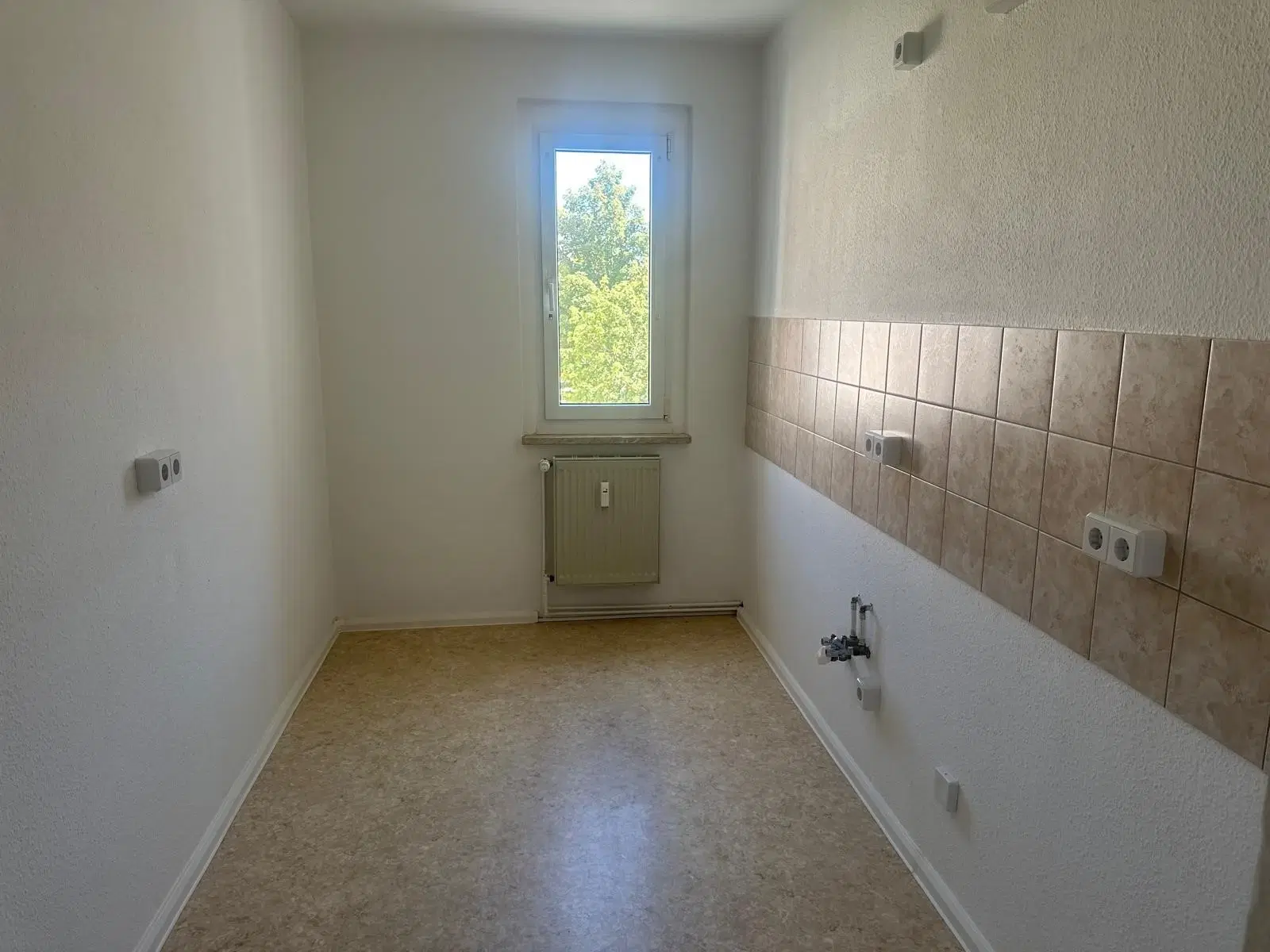 12 appartementen, perceel 4.804 m² in Markneukirchen - Duitsland (huursom € 49.280,=)