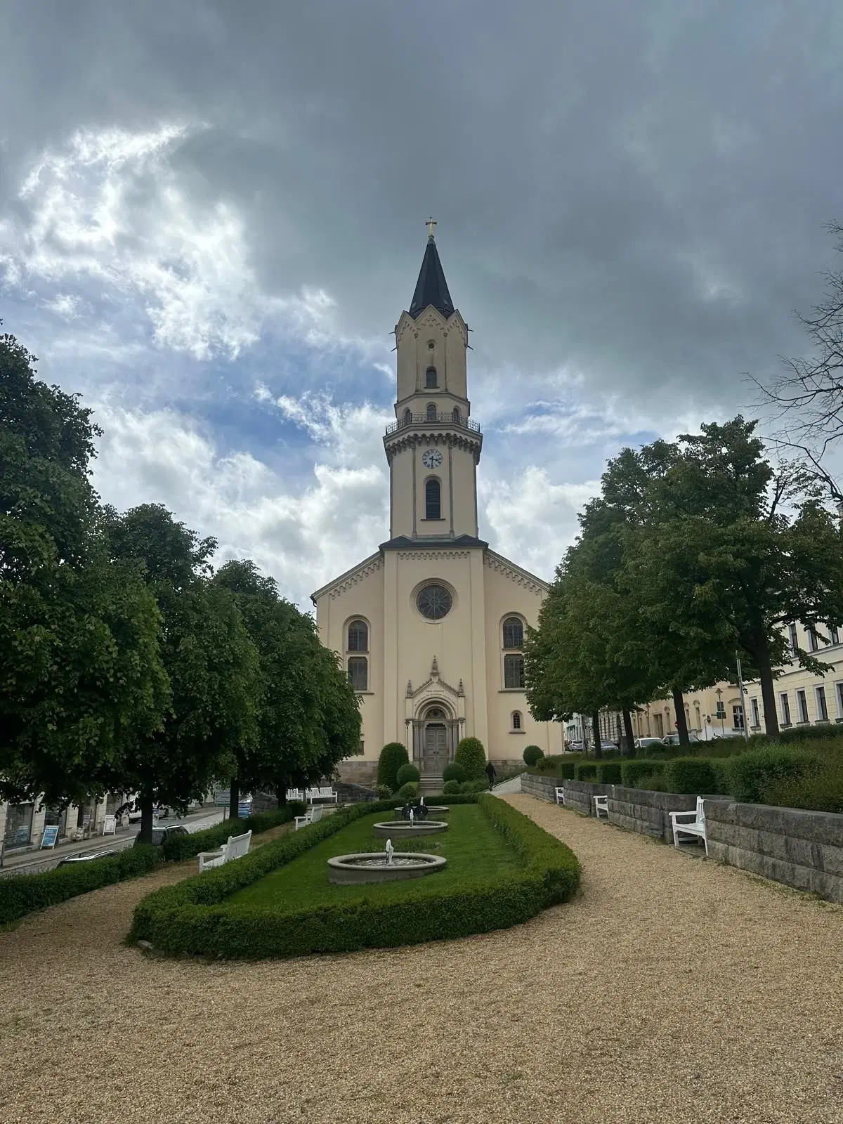 12 appartementen, perceel 4.804 m² in Markneukirchen - Duitsland (huursom € 49.280,=)